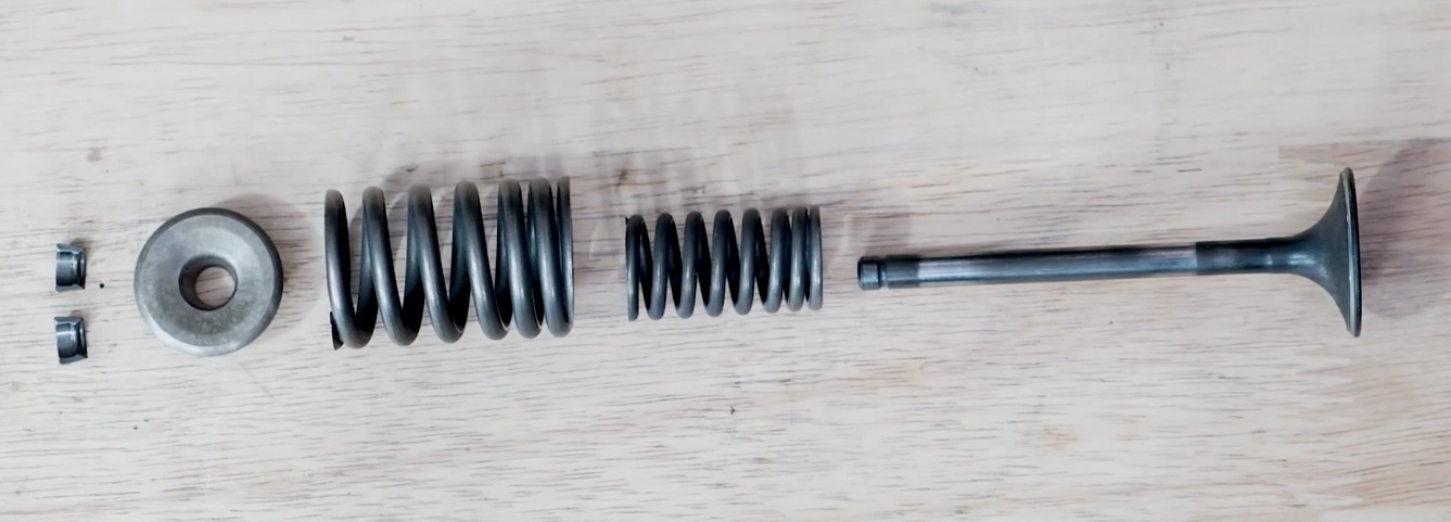 Honda CB350 Coil Valve Spring Assembly Components Disassembled Common Motor.jpg