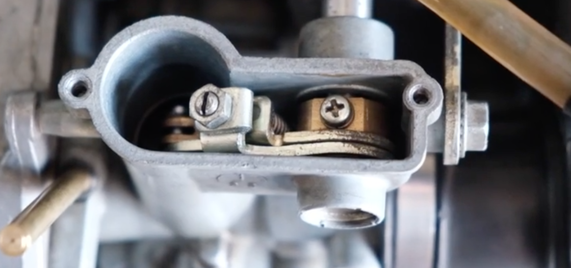 CB550K 1977 1978 PD carburetor not reference adjustment screw.png