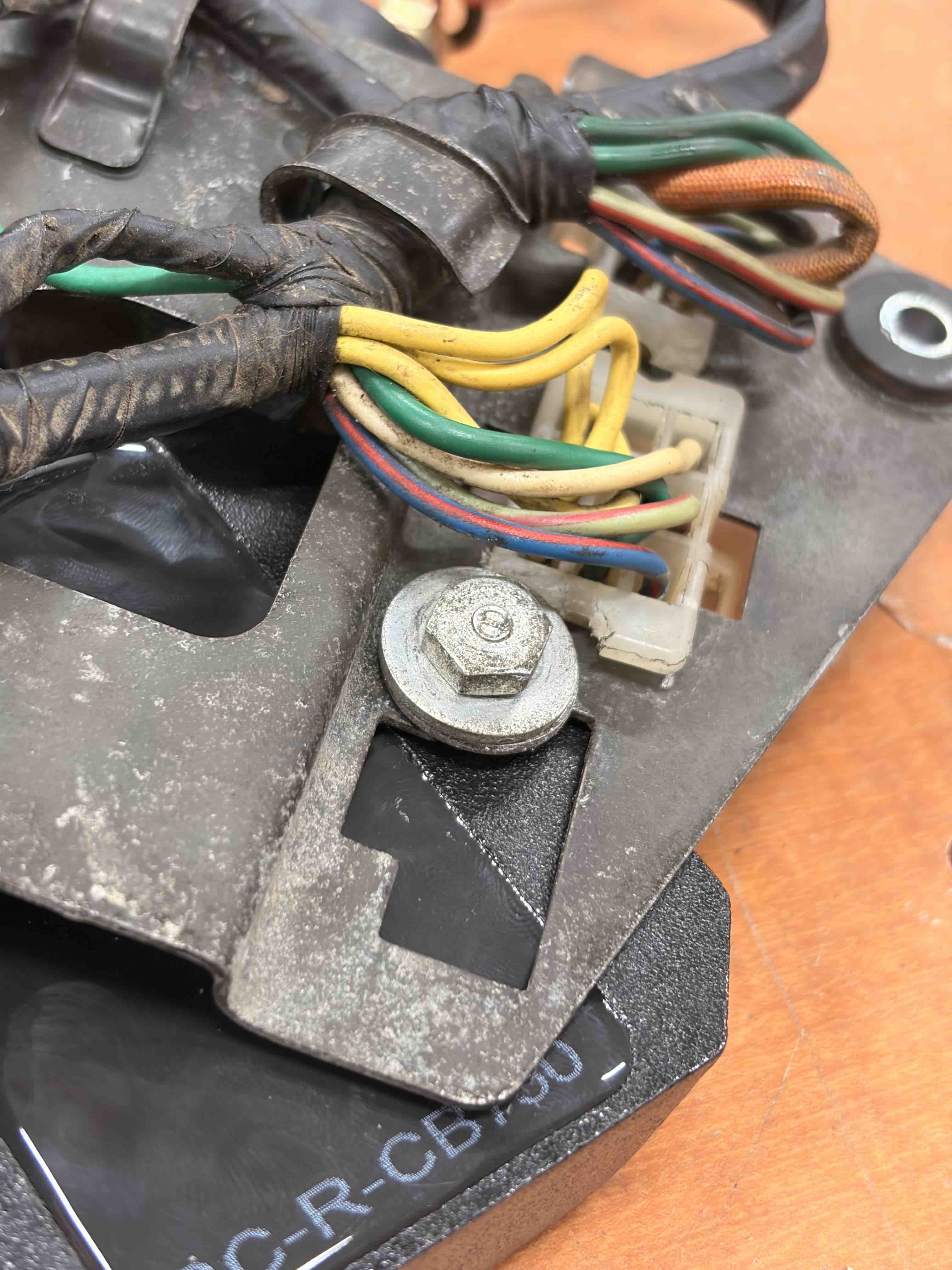 Filed Bolt and Washer closeup_CB550_ElectronicsTray_RegRecCombo.jpg