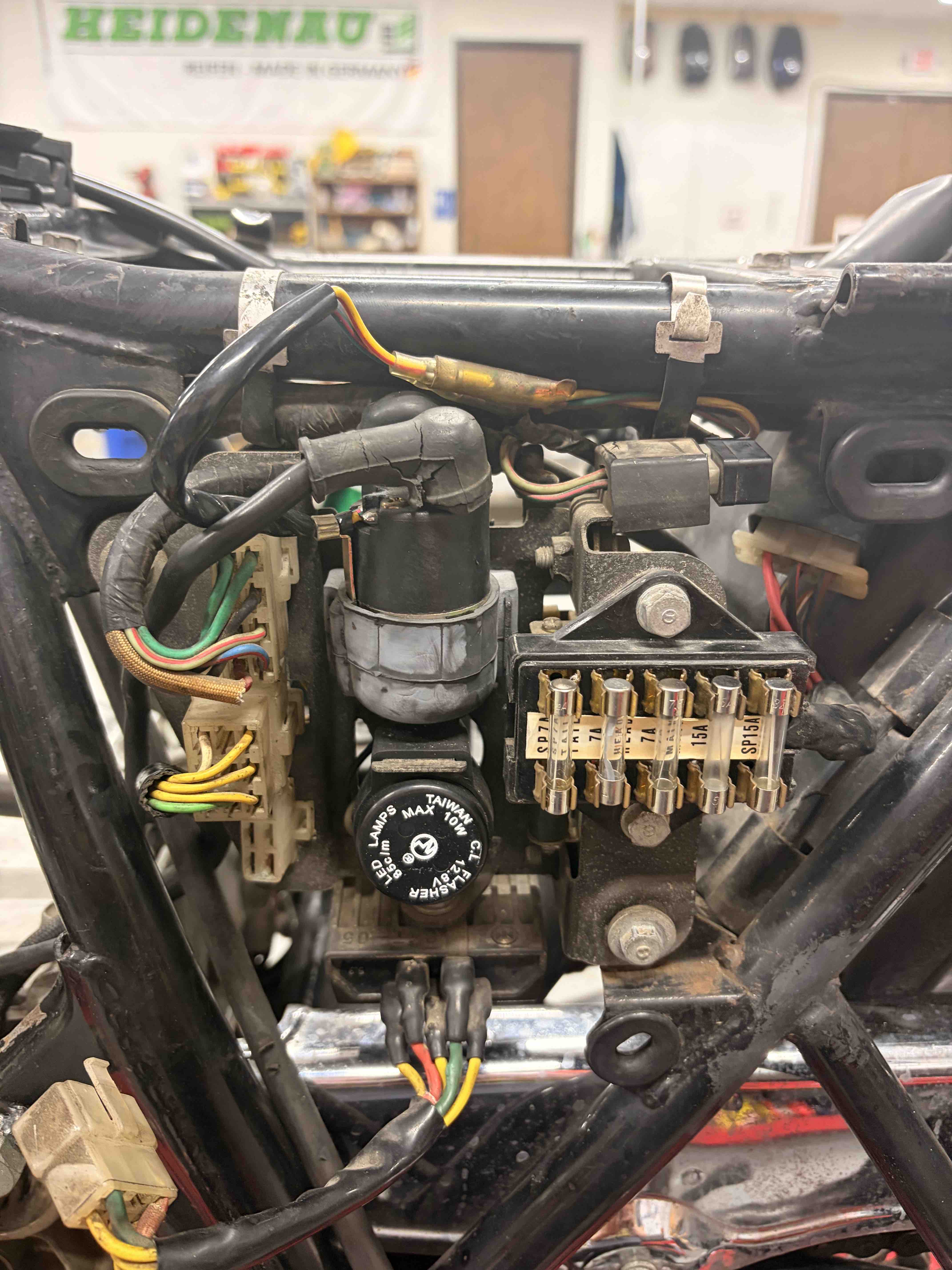 CB550 original electronics tray setup_CB550_ElectronicsTray_RegRecCombo.jpg